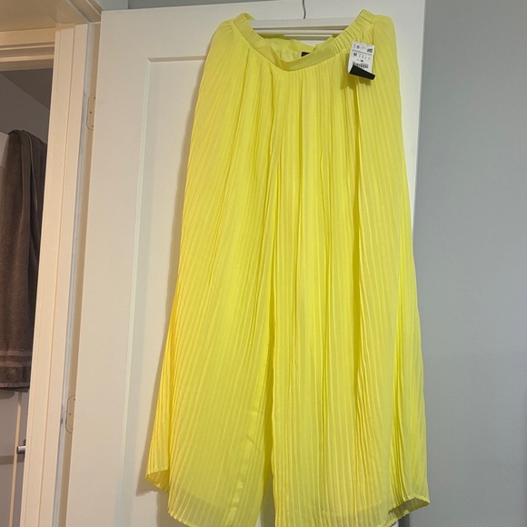 Zara Pants - Zara Neon Yellow Wide-Leg Pleated Jumpsuit Pants